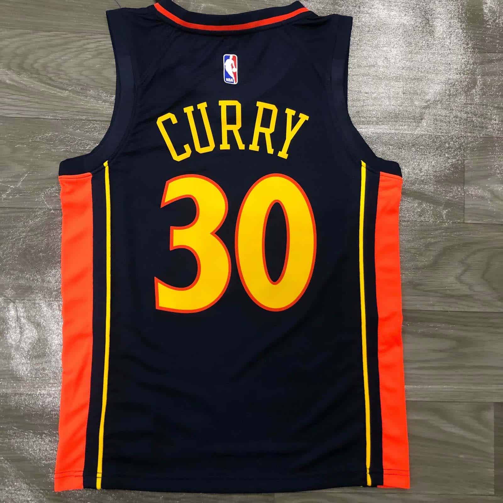 Tía Silla Fabricante CAMISETA GOLDEN STATE WARRIORS CLASSIC EDITION NEGRA #CURRY #30 – Offsidex