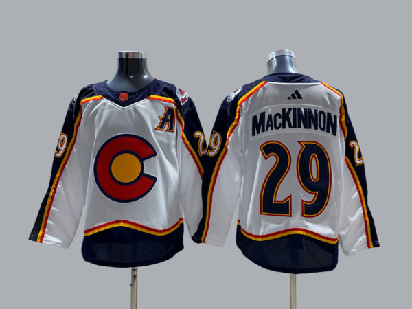 Camiseta Colorado Avalanche 22-23 Reverse Retro Edition #MACKINNON #29