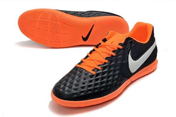 Nike Tiempo Legend 8 Club IC Z5632S